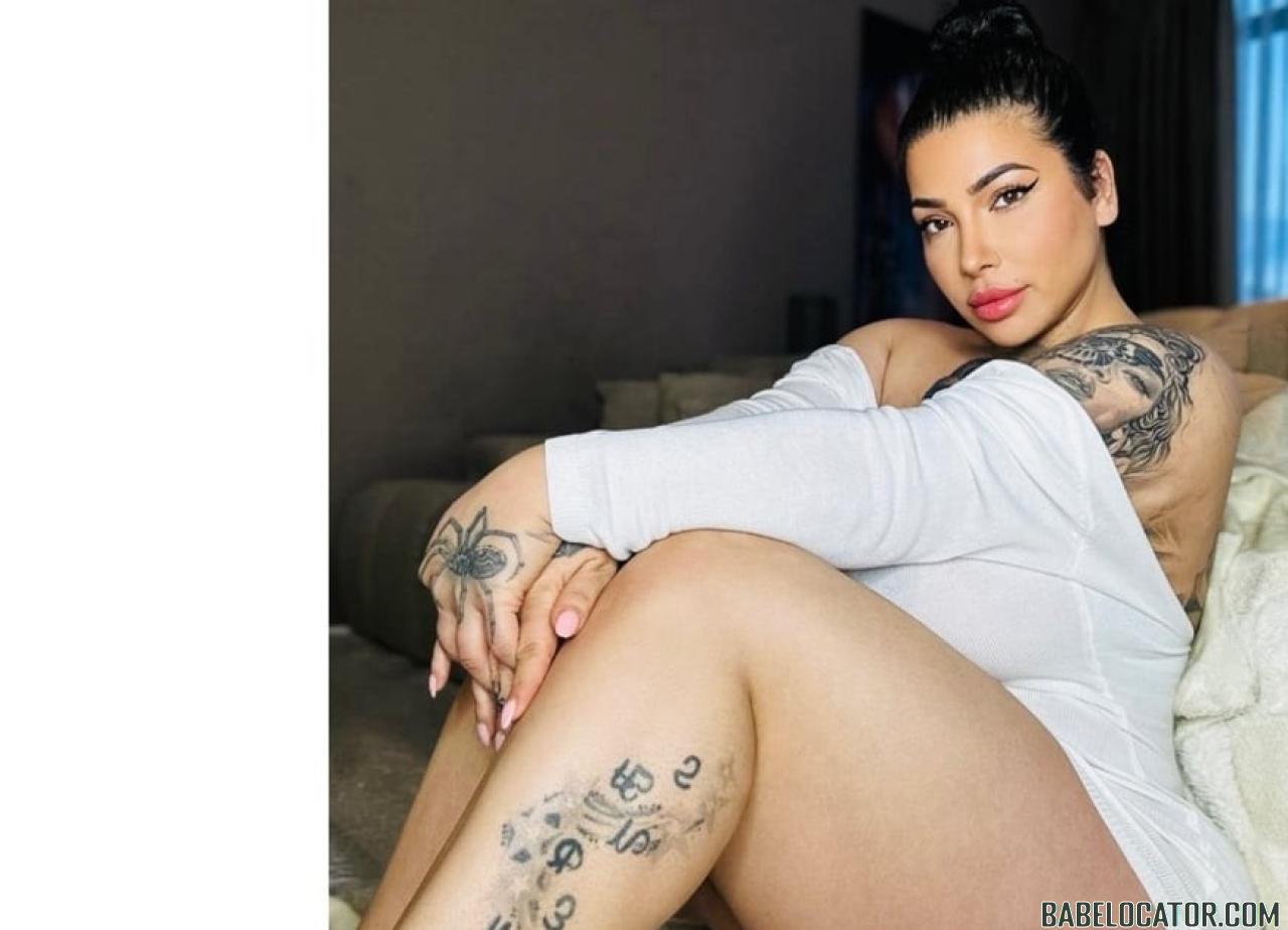 BRUNETTE BIG BADY OWOKISSPARY