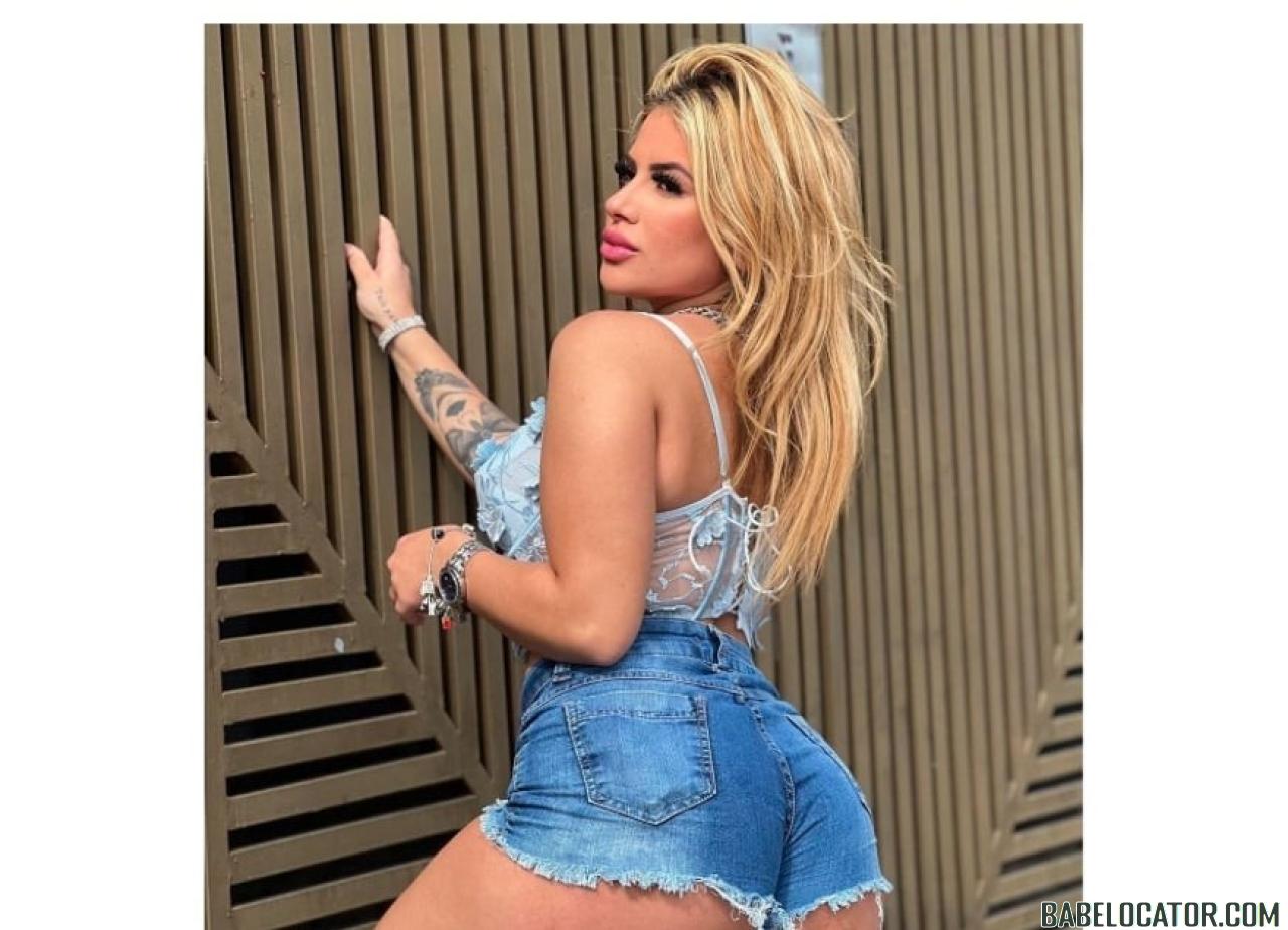 SEXY BLONDIE BABE
