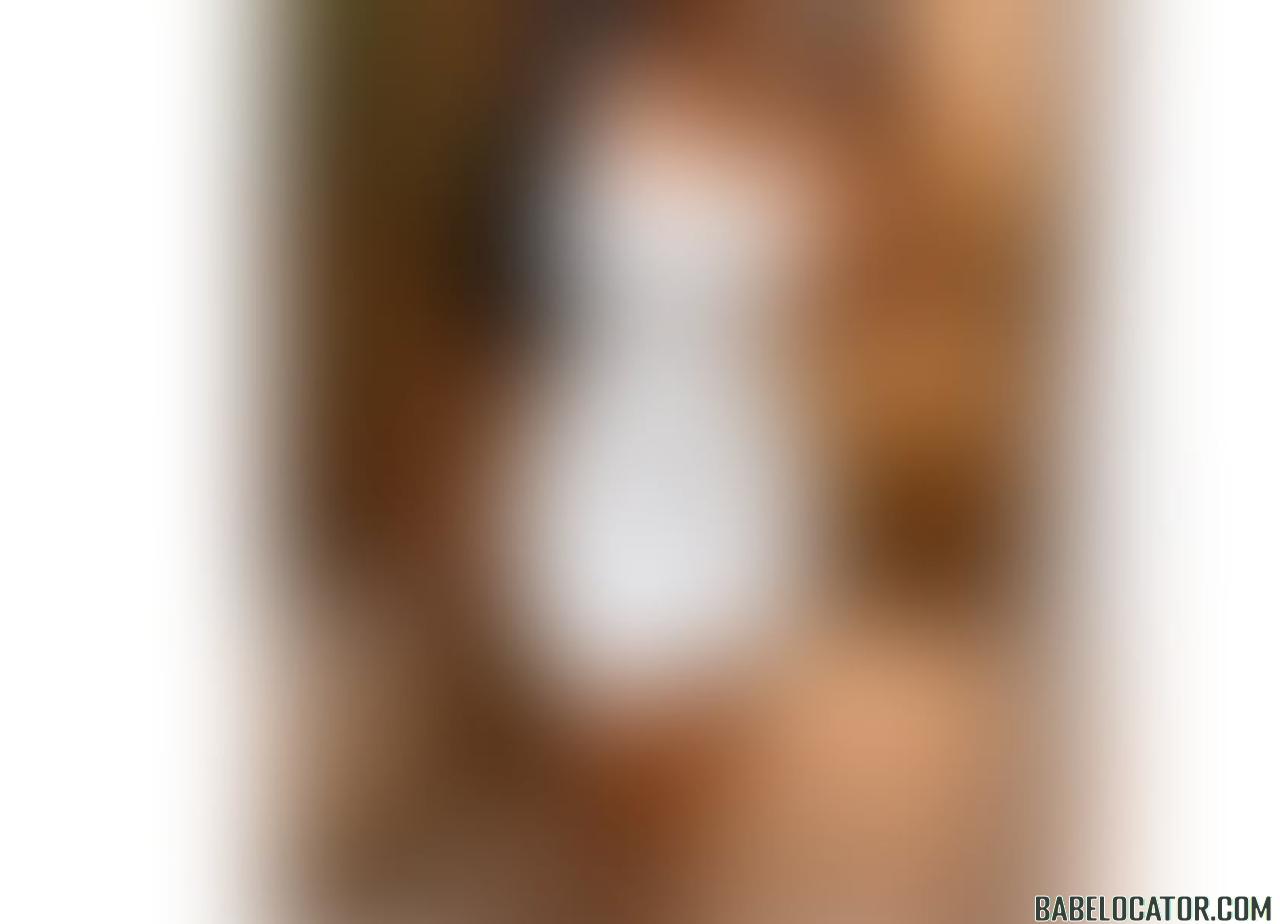 BRUNAExperienced big natural breasts and butt