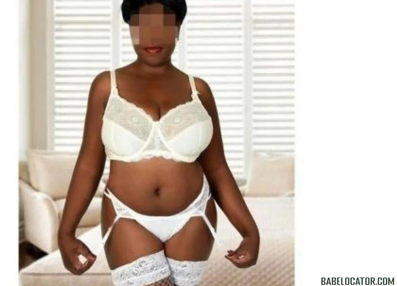 Busty CurvySexyBlack South African
