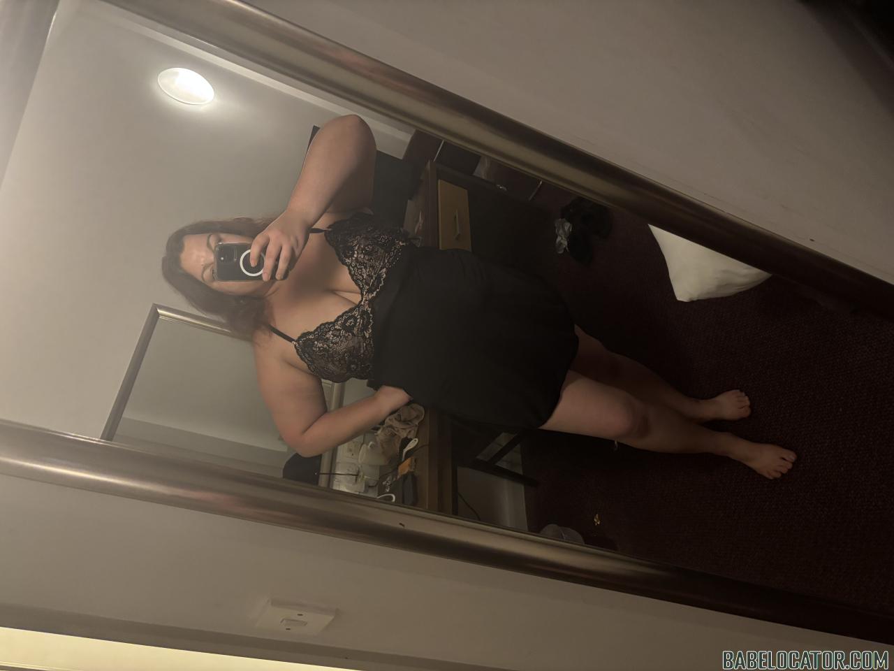 CurvyBritishLou2