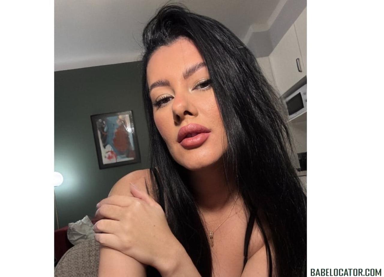 KIARA Sweet lips Dangerous mind