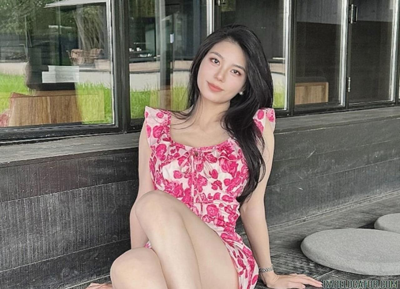 Asian Girl Tight Sweet and Addictive