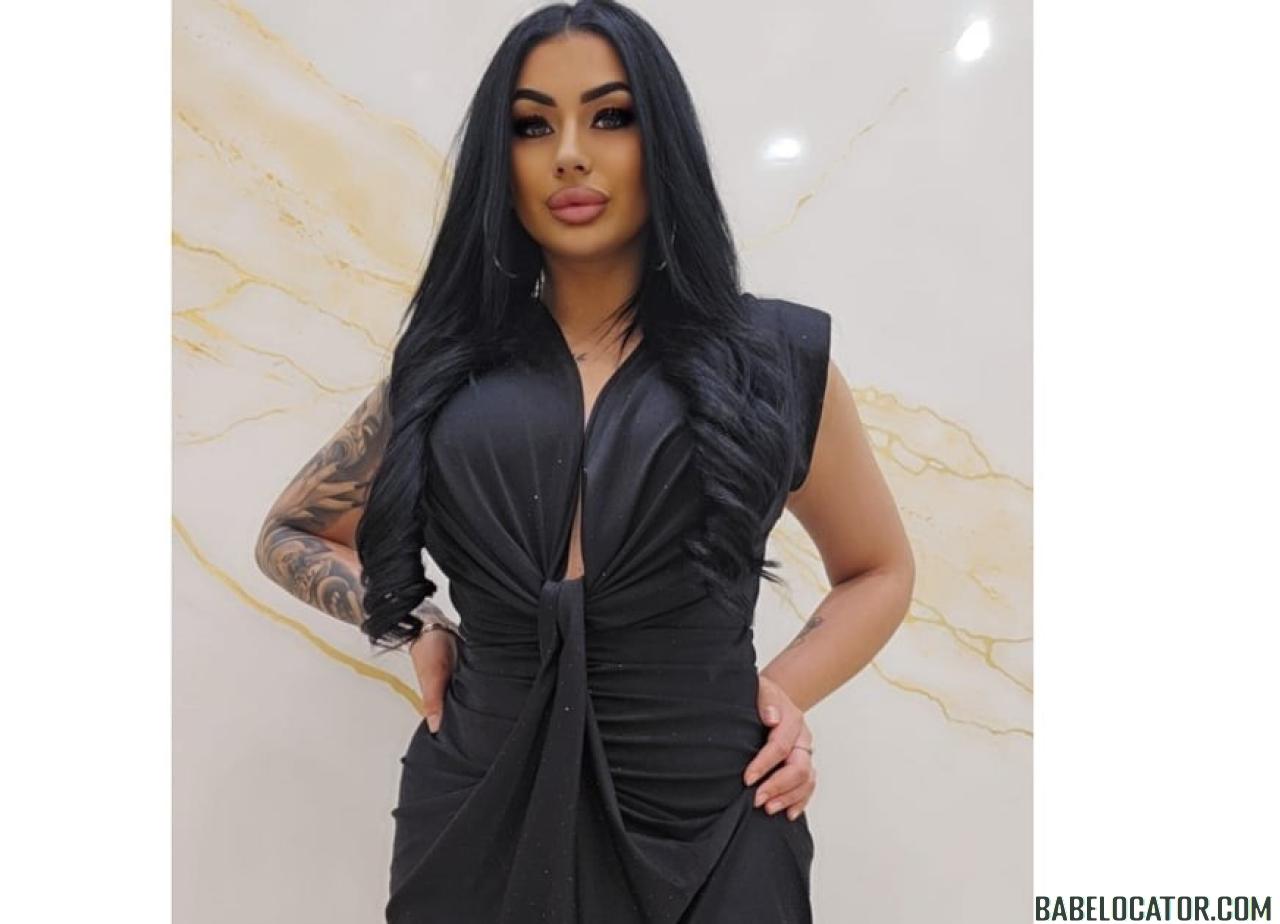 Elegant Brunnete Ready For Outcall