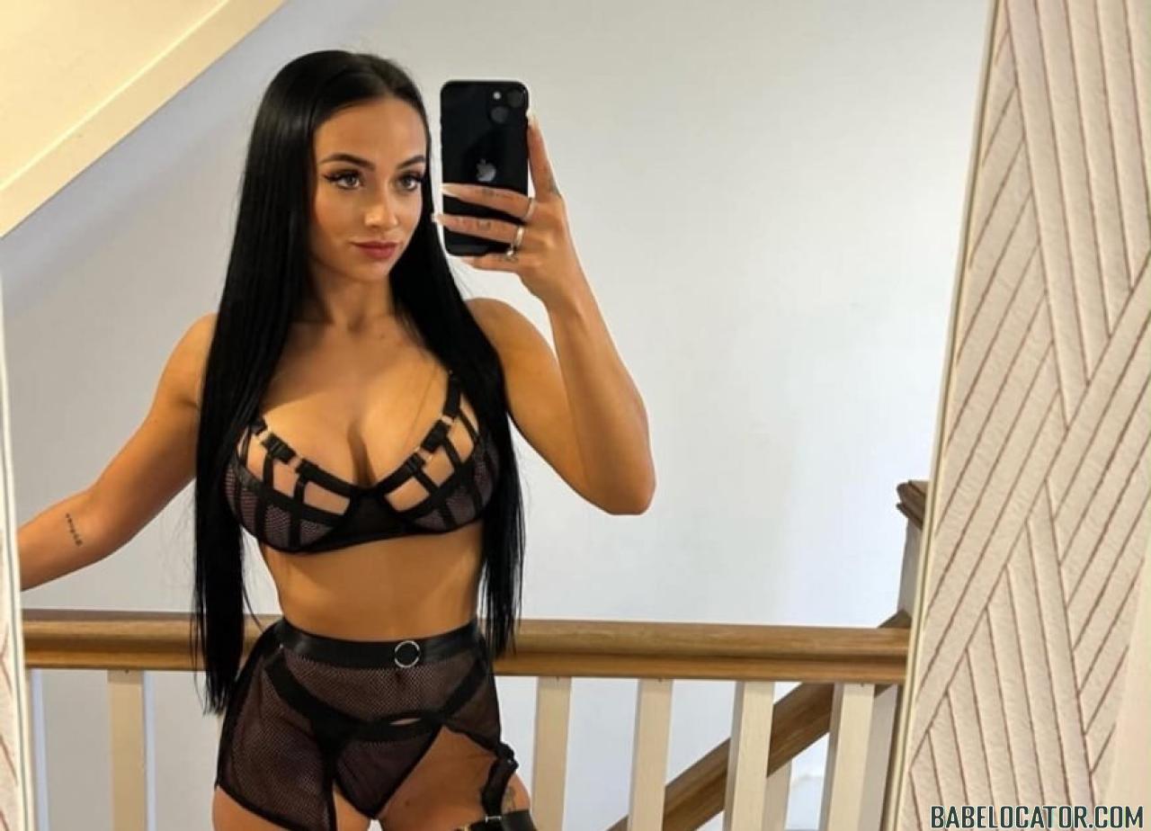 Luxury Escort Bella OUTCALL ONLY