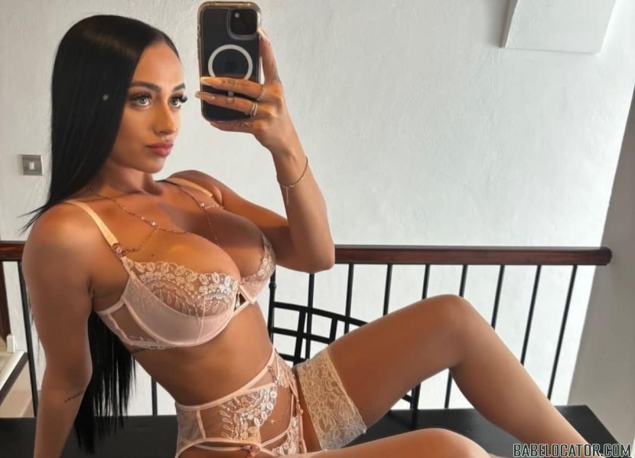 Luxury Escort Bella OUTCALL ONLY