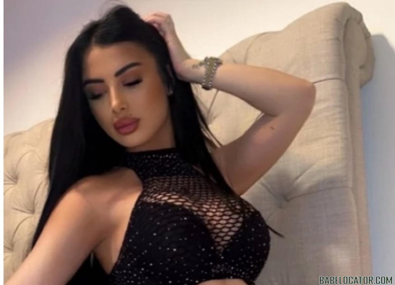 BRUNETTE REAL HOT NEW IN TOWN