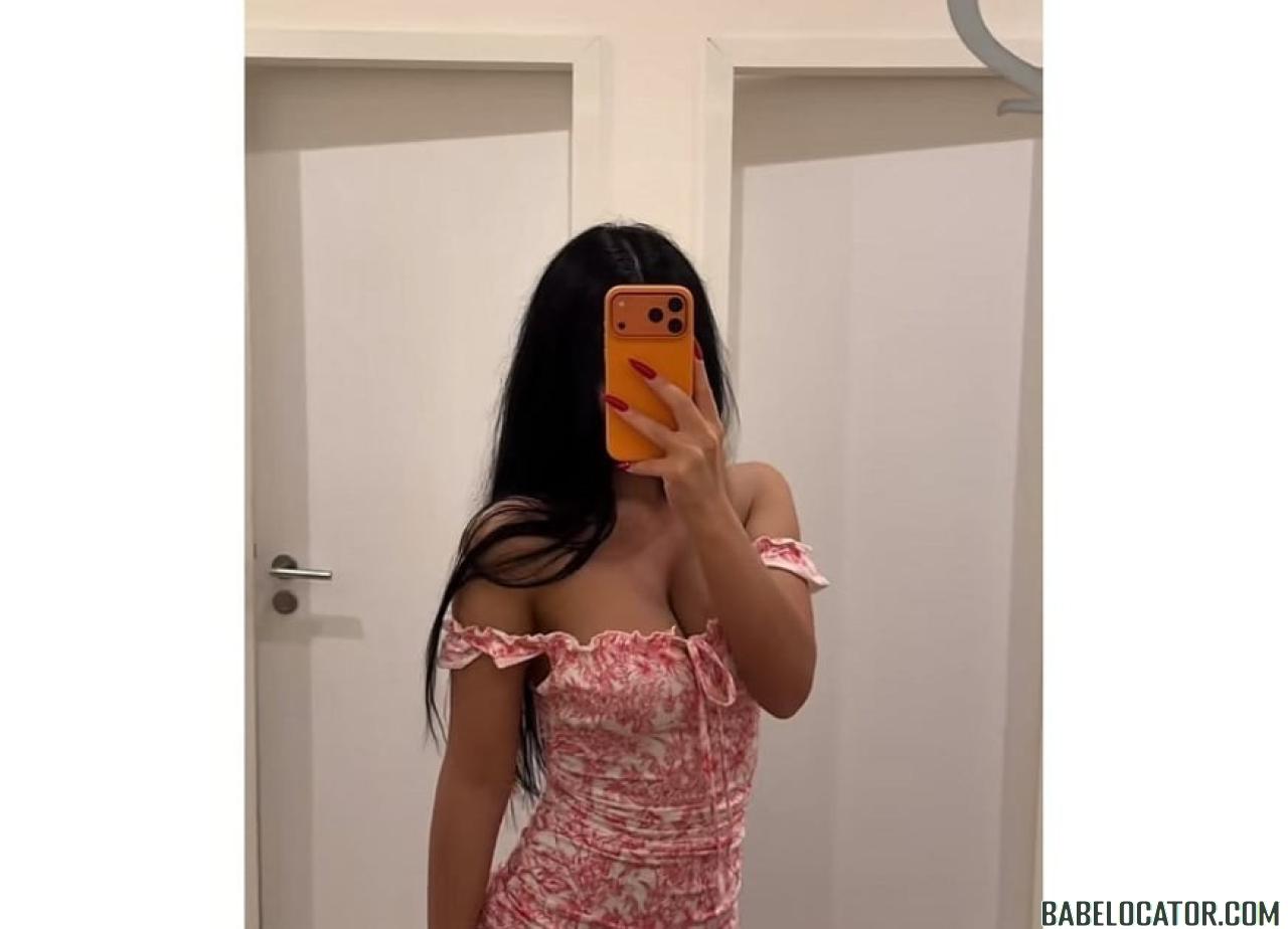 Vanessa Geniune Pics No Rush