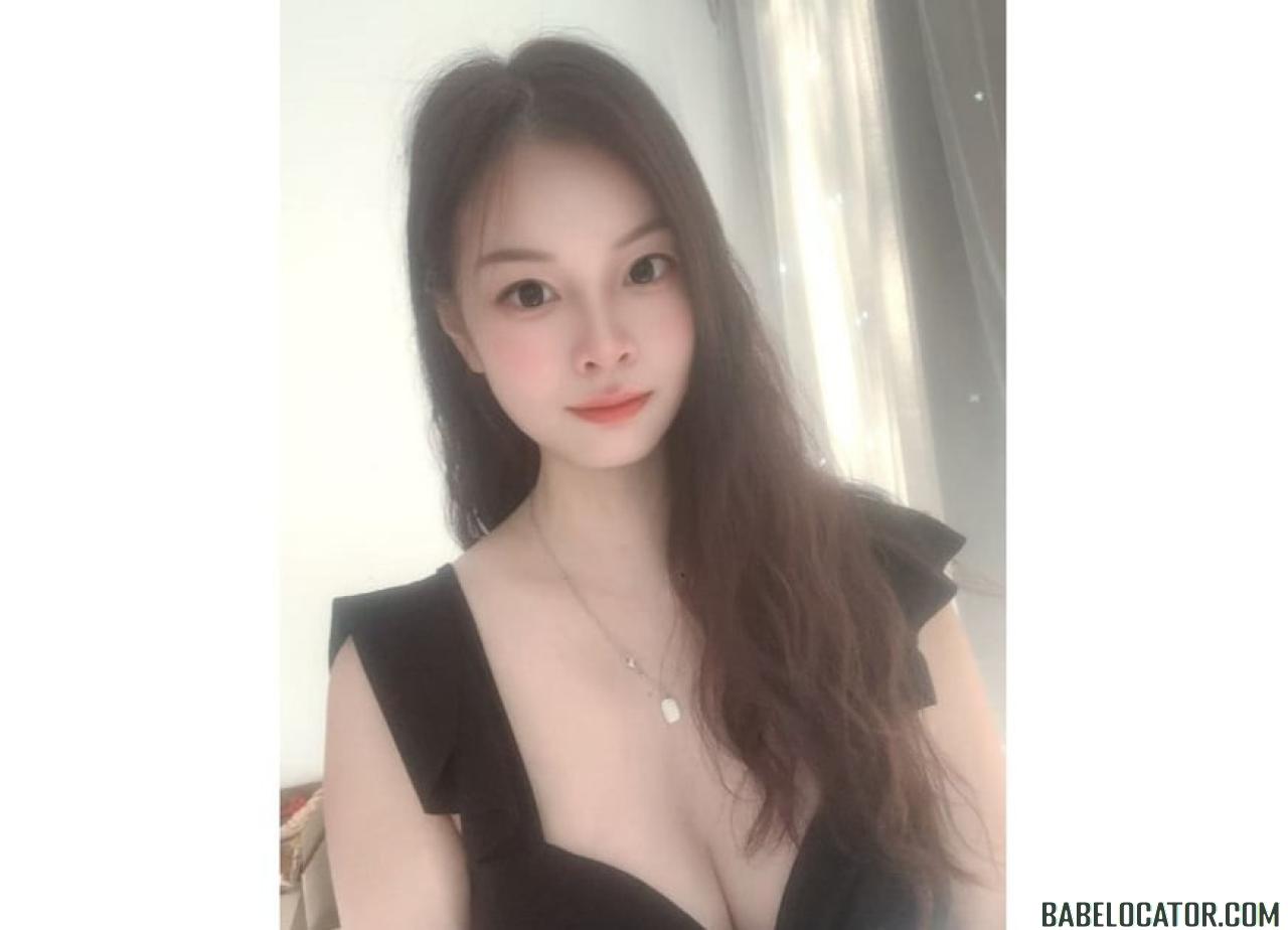 One week Cute and Playful Asian Girl