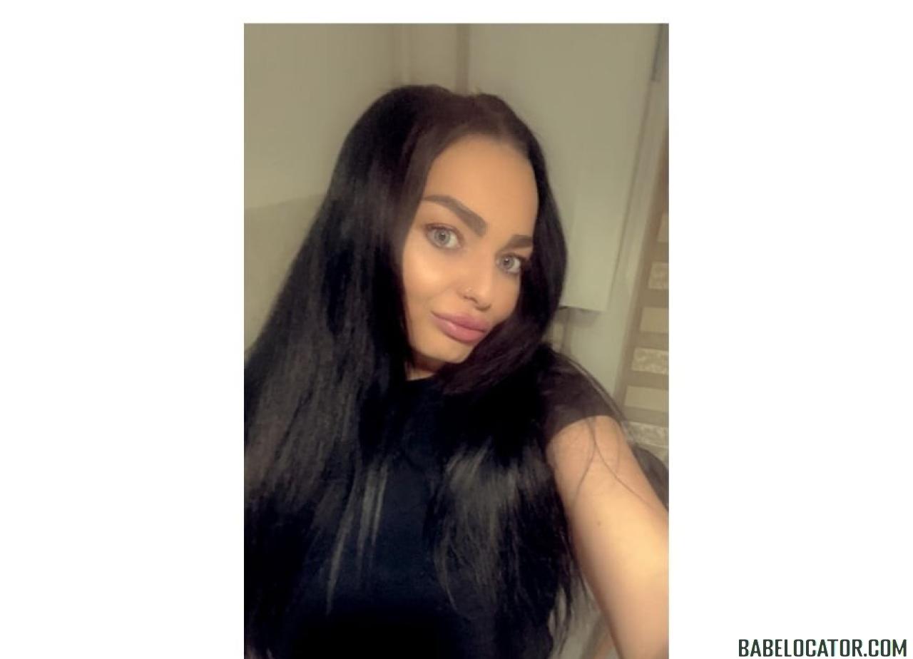 CARALOVELYBRUNETTEGFE