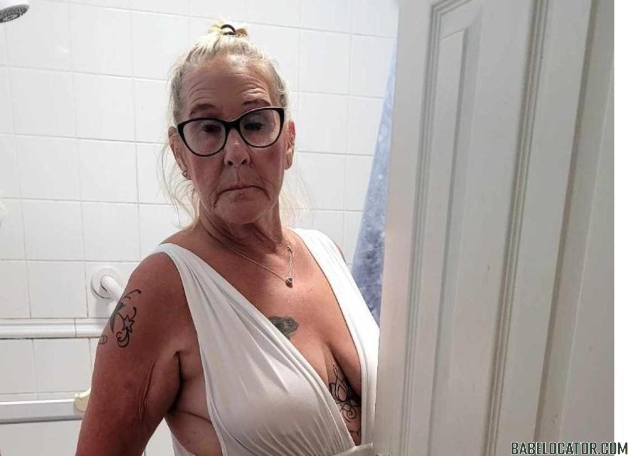 mature lady offering massage